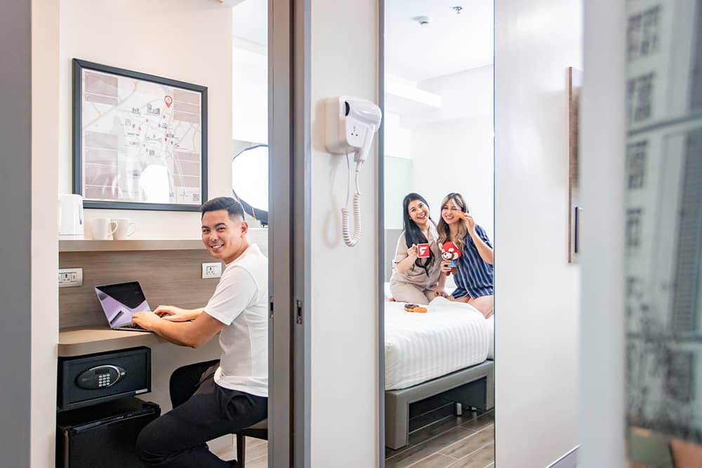 CONNECTING rooms